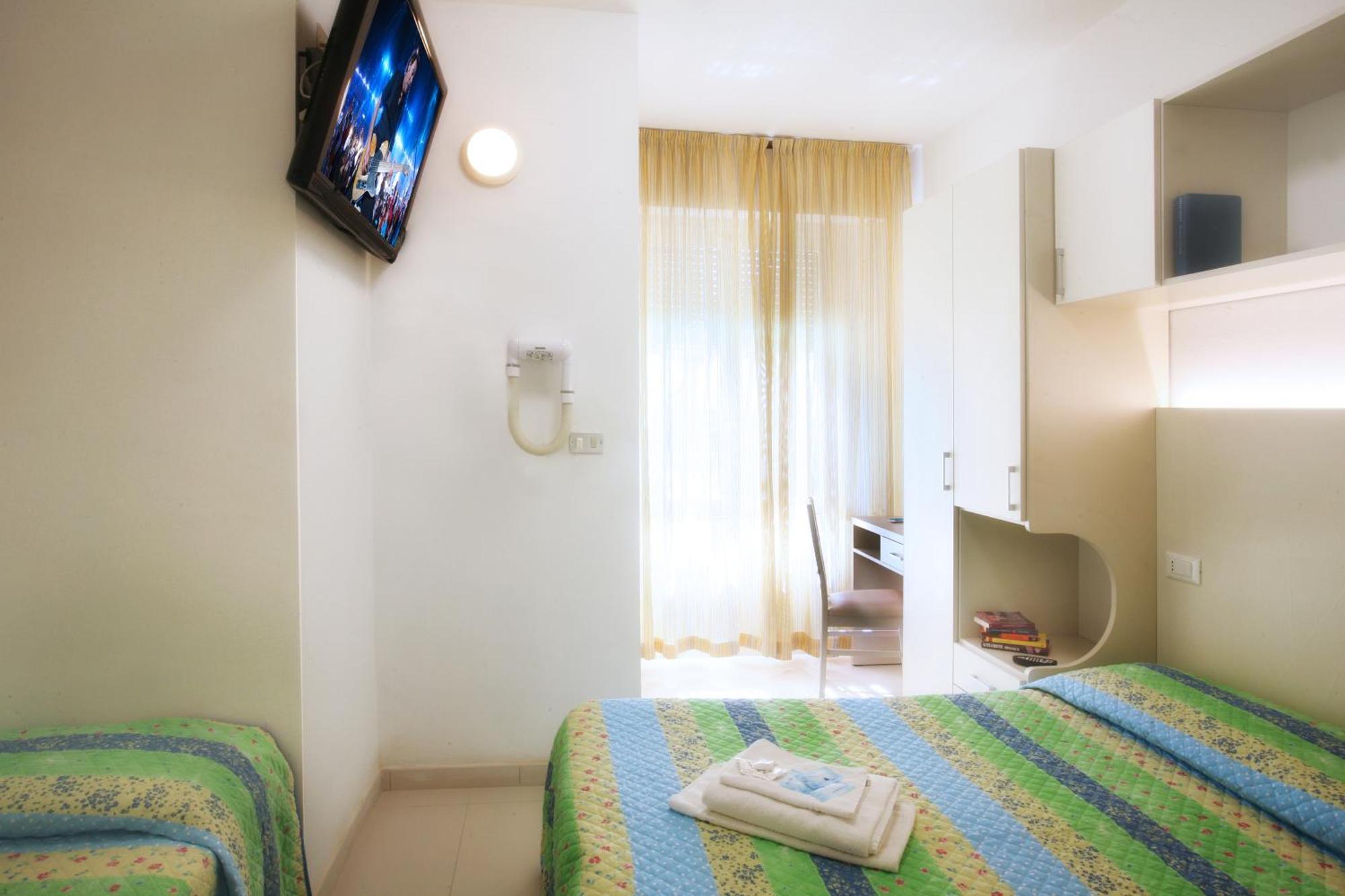 Quadruple Room Private Bathroom